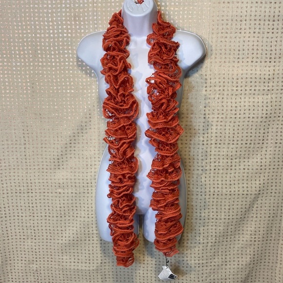🆕 The Master’s Handicrafts Coral/Salmon Ruffle Scarf - Picture 3 of 5